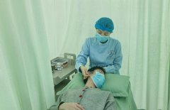 “三伏天”湿热交织 医生提醒谨防“情绪中暑”